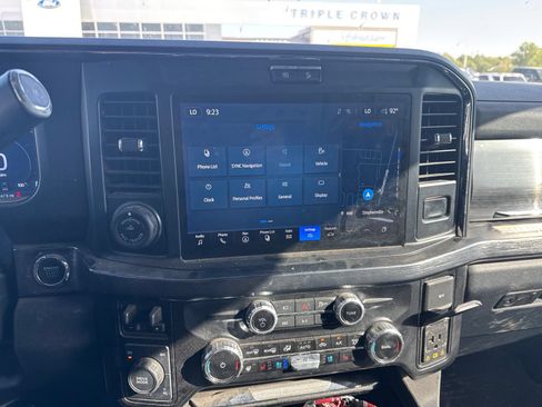Used 2025 Ford F350 Lariat w/ Lariat Ultimate Package AWD/4WD image 12