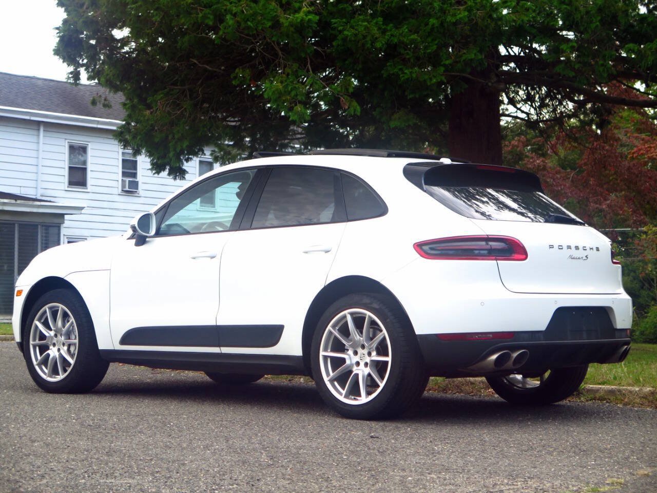 Used 2017 Porsche Macan S AWD/4WD image 3