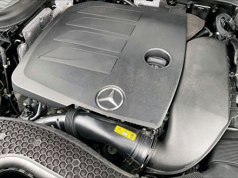 Used 2021 Mercedes-Benz GLC 300 4MATIC image 32