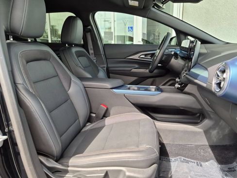 Used 2024 Chevrolet Equinox EV LT FWD image 27