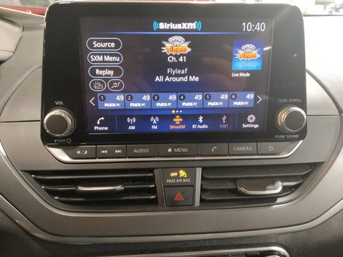 Used 2024 Nissan Altima 2.5 SR FWD image 25