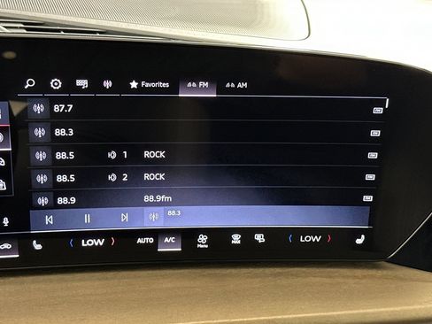 Used 2025 Audi Q5 Premium w/ 19" Wheel Package AWD/4WD image 17