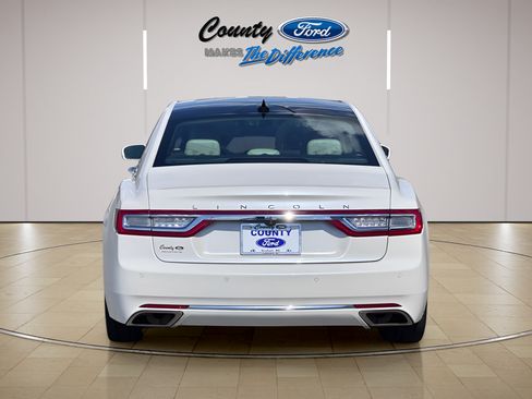 Used 2019 Lincoln Continental Reserve FWD image 11