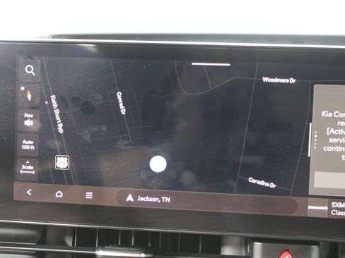 Used 2025 Kia Carnival FWD image 32