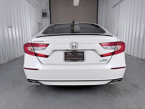 Used 2021 Honda Accord Sport image 6