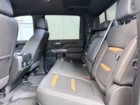 Used 2022 GMC Sierra 2500 AT4 w/ AT4 Premium Plus Package AWD/4WD image 23
