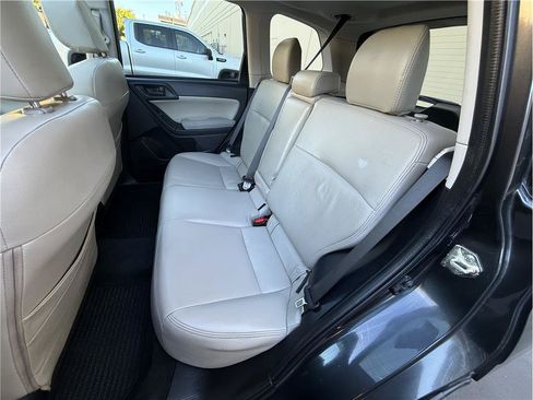 Used 2017 Subaru Forester 2.5i Premium w/ All-Weather Package AWD/4WD image 17
