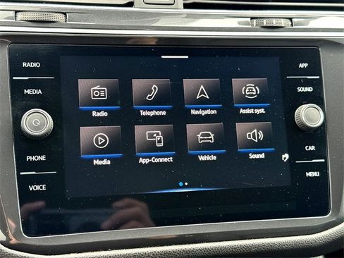 Certified 2024 Volkswagen Tiguan SE image 23