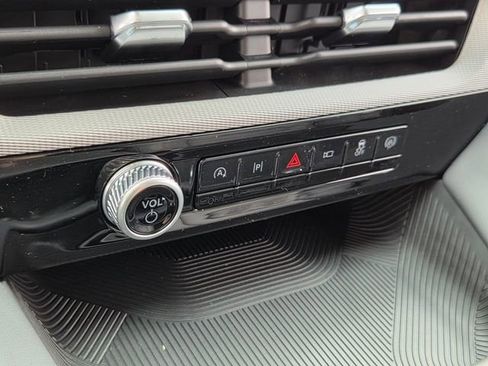 New 2026 Ford Explorer Active w/ Active Comfort Package image 18