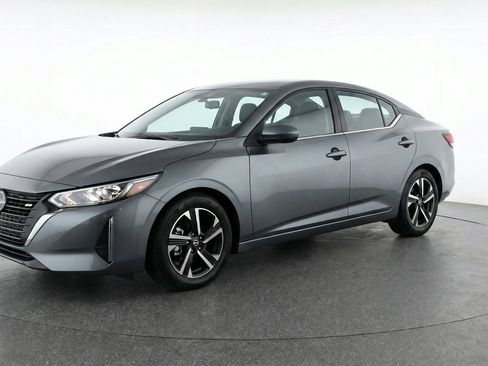Used 2025 Nissan Sentra SV FWD image 3