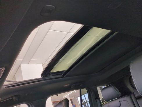 New 2025 Jeep Grand Cherokee Overland w/ Luxury Tech Group IV image 20