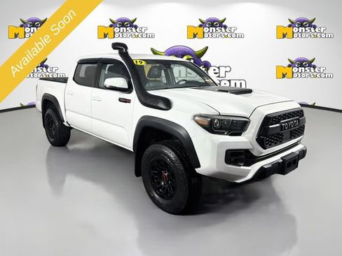 Used 2019 Toyota Tacoma TRD Off-Road AWD/4WD image 3