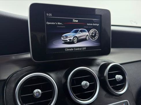 Used 2019 Mercedes-Benz GLC 350e 4MATIC image 27