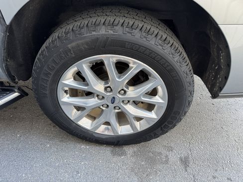 Used 2021 Ford Expedition Max XLT AWD/4WD image 40