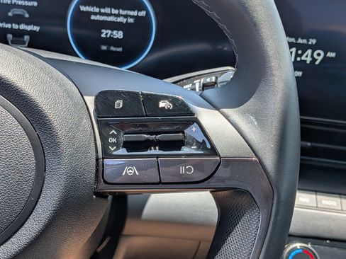 Used 2025 Hyundai Elantra SEL FWD image 25