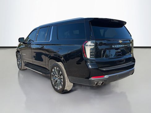 Used 2025 Chevrolet Suburban High Country image 6