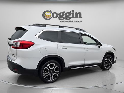 Used 2023 Subaru Ascent Limited w/ Technology Package AWD/4WD image 5