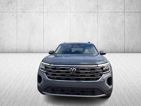 Used 2025 Volkswagen Atlas SEL image 2