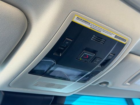 Used 2023 Lexus ES 300h w/ Premium Package image 34