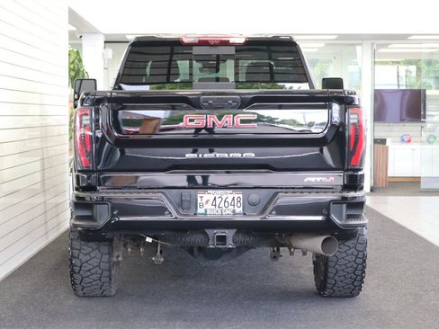Used 2024 GMC Sierra 3500 AT4 w/ AT4 Premium Plus Package AWD/4WD image 9