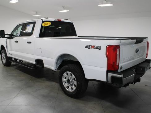 Used 2024 Ford F250 XLT image 7