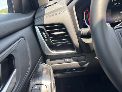 Used 2026 Nissan Rogue SL FWD image 37