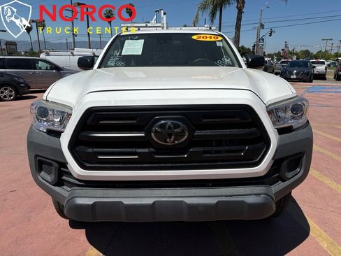 Used 2019 Toyota Tacoma SR image 3