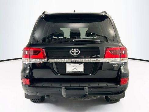 Used 2019 Toyota Land Cruiser w/ Preferred Accessory Package AWD/4WD image 6