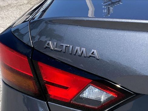 Used 2024 Nissan Altima 2.5 SV FWD image 26