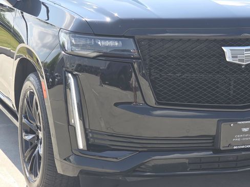 Used 2023 Cadillac Escalade ESV Sport Platinum w/ LPO, ONYX Package AWD/4WD image 10