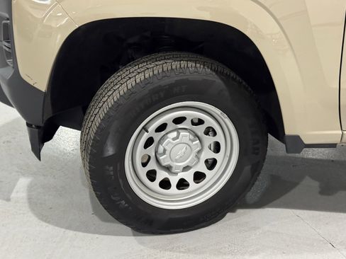 Used 2023 Chevrolet Colorado W/T image 38