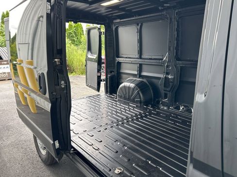 New 2025 RAM ProMaster 2500 w/ Convenience Group image 31