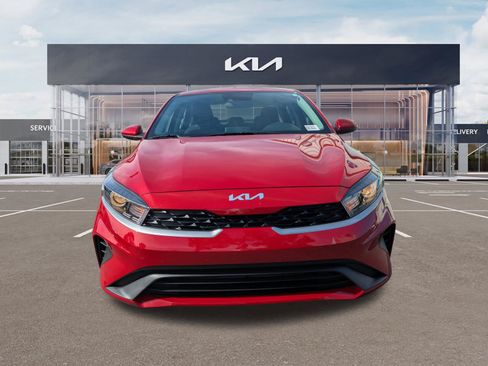 Certified 2023 Kia Forte LXS FWD image 7