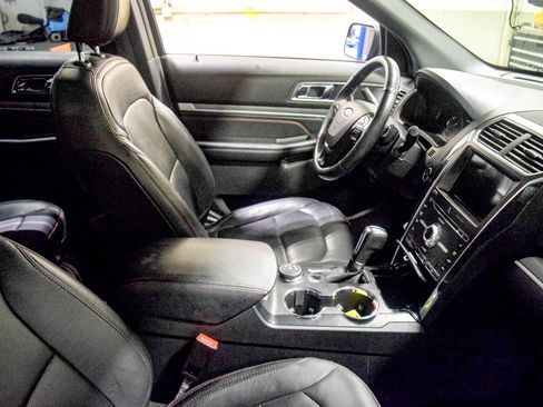 Used 2018 Ford Explorer Sport AWD/4WD image 18