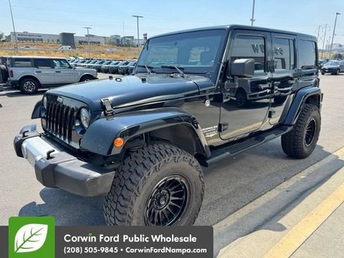 Used 2013 Jeep Wrangler Unlimited Sahara w/ Connectivity Group AWD/4WD image 3
