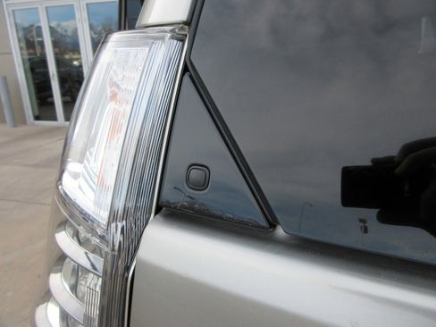 Used 2020 Lexus GX 460 Premium image 57