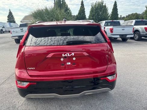 Used 2025 Kia Niro Wind w/ Wind Preserve Package FWD image 6
