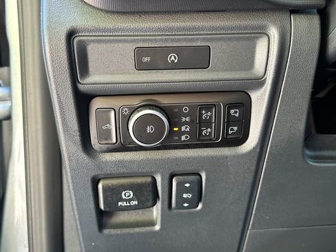 Used 2025 Ford F150 Lariat AWD/4WD image 28