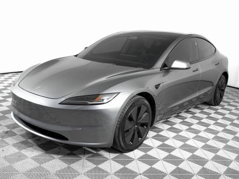 Used 2025 Tesla Model 3 Long Range image 8