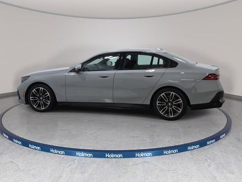 Certified 2026 BMW 530i xDrive w/ M Sport Package image 8