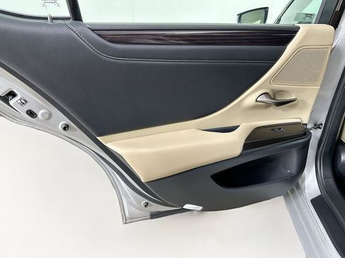 Used 2019 Lexus ES 350 image 27