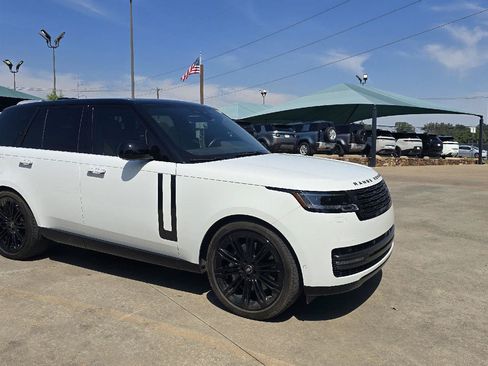 Used 2024 Land Rover Range Rover SE AWD/4WD image 5