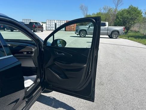 Used 2020 Buick Envision Essence AWD/4WD image 46