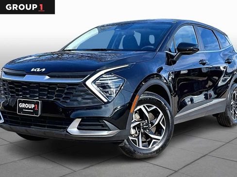 Used 2024 Kia Sportage LX image 1