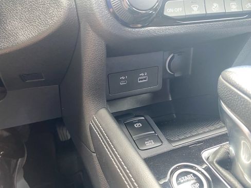 Used 2021 Nissan Kicks SR FWD image 30