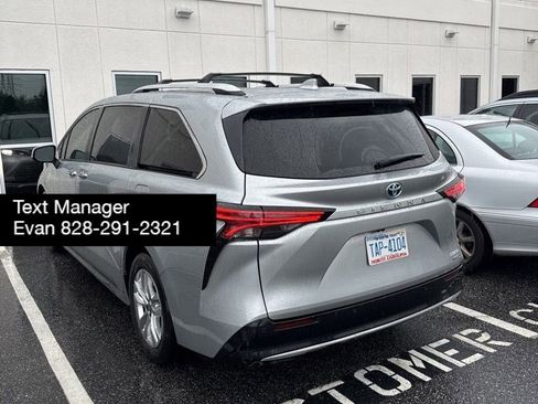 Used 2021 Toyota Sienna Limited FWD image 5