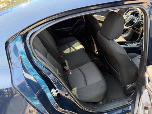 Used 2018 MAZDA MAZDA3 Sport FWD image 13