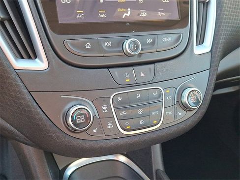 Used 2024 Chevrolet Malibu LT image 16