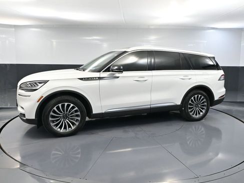 Used 2023 Lincoln Aviator Reserve image 11