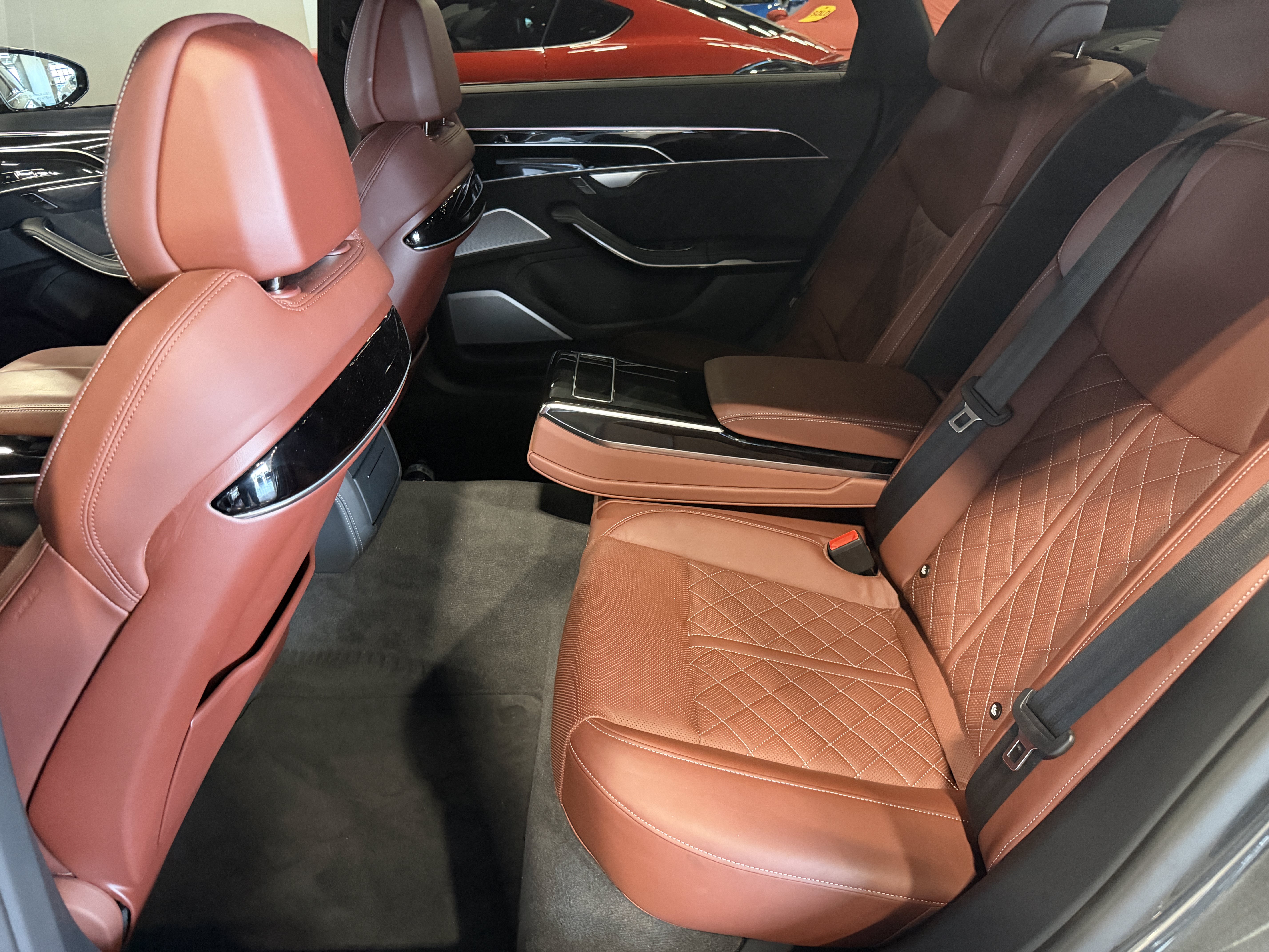 Used 2024 Audi S8 AWD/4WD image 17